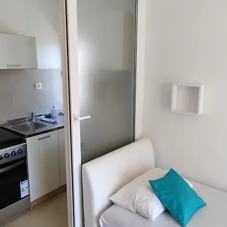 Apartmani Jessica Novalja Exterior photo