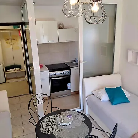 Apartmani Jessica Novalja Exterior photo